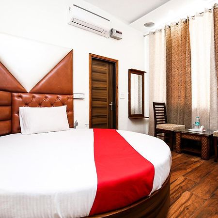 Hotel Woodcrest Zirakpur Chandigarh- Best Family Hotel - Luxurious Rooms - Unit Of Sidham Group エクステリア 写真